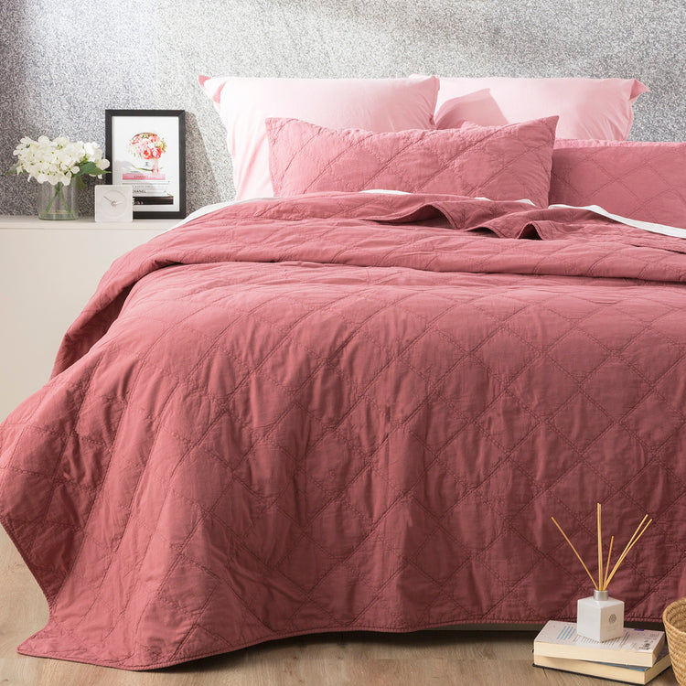Attwood Vintage Cotton Quilted Coverlet Rose