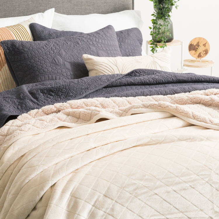 Renee Taylor Heston 480 GSM Ultra Soft Velvet Sherpa Blanket Stone