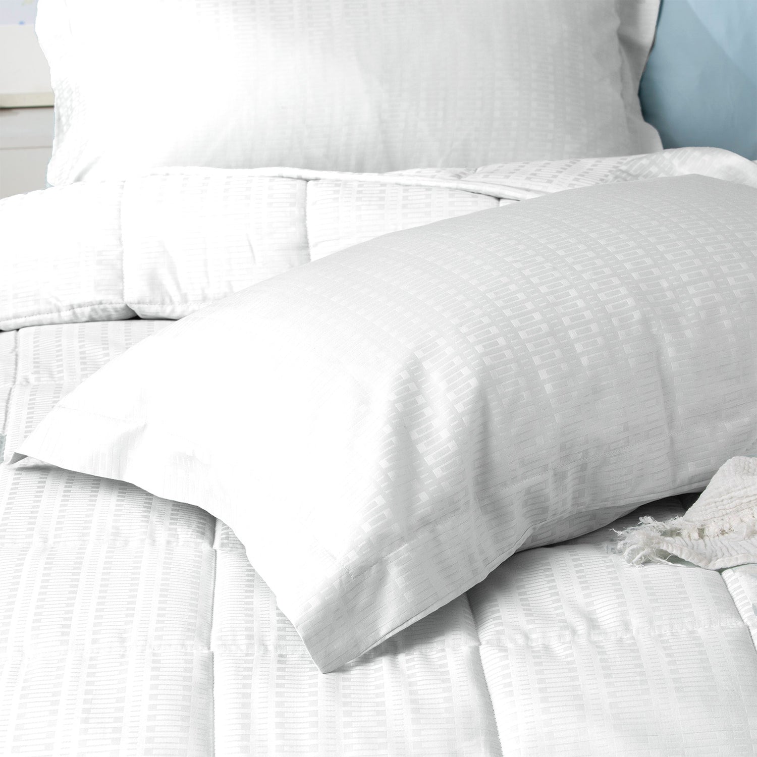 Binary 500 TC Cotton Jacquard Comforter White