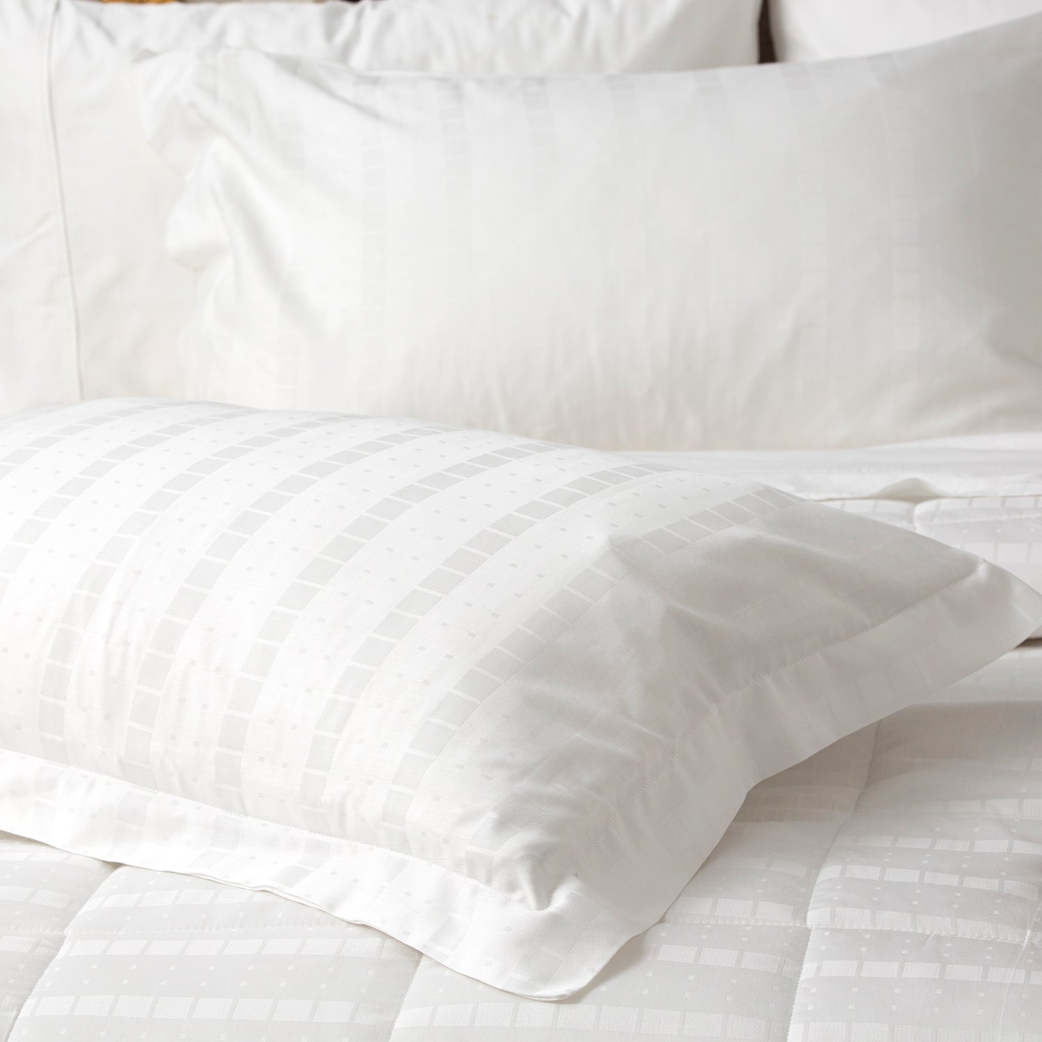 Damask 500 TC Cotton Jacquard Comforter White